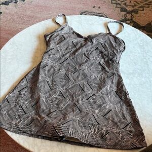 Geometric Patterned swim Dress 🖤🕶️